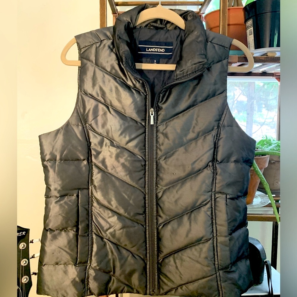 LIKE NEW Grey Lands End Vest - versatile, great quality & timeless quilted style